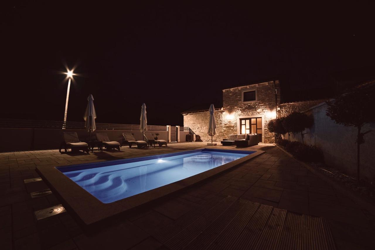Haus Mila Villa Pavicini Exterior photo